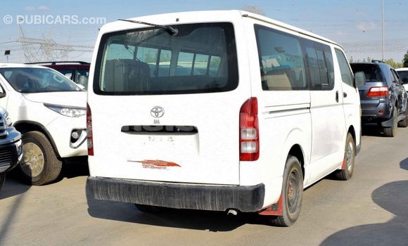 Acheter Import Voiture Toyota Hiace Blanc à Import - Dubai, Clarendon Acheter Import Voiture Toyota Hiace Blanc à Import - Dubai, Clarendon