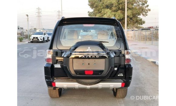 Acheter Import Voiture Mitsubishi Pajero Noir à Import - Dubai, Clarendon Acheter Import Voiture Mitsubishi Pajero Noir à Import - Dubai, Clarendon
