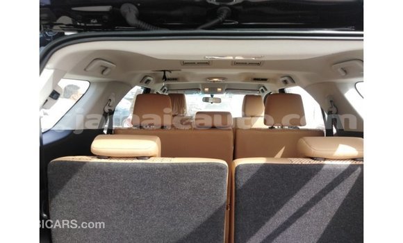 Acheter Import Voiture Toyota Fortuner Noir à Import - Dubai, Clarendon Acheter Import Voiture Toyota Fortuner Noir à Import - Dubai, Clarendon