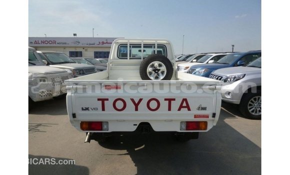 Buy Import Toyota Land Cruiser White Car in Import - Dubai in Clarendon Buy Import Toyota Land Cruiser White Car in Import - Dubai in Clarendon