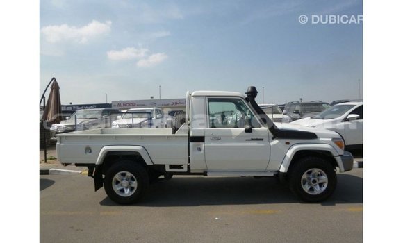 Buy Import Toyota Land Cruiser White Car in Import - Dubai in Clarendon Buy Import Toyota Land Cruiser White Car in Import - Dubai in Clarendon