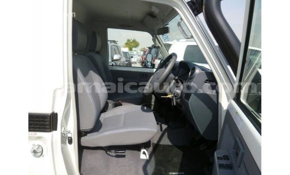 Buy Import Toyota Land Cruiser White Car in Import - Dubai in Clarendon Buy Import Toyota Land Cruiser White Car in Import - Dubai in Clarendon