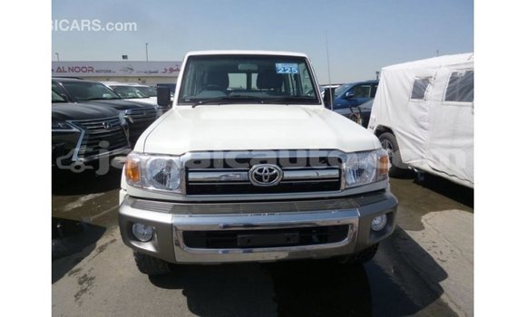 Buy Import Toyota Land Cruiser White Car in Import - Dubai in Clarendon Buy Import Toyota Land Cruiser White Car in Import - Dubai in Clarendon