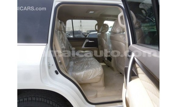 Buy Import Toyota Land Cruiser White Car in Import - Dubai in Clarendon Buy Import Toyota Land Cruiser White Car in Import - Dubai in Clarendon