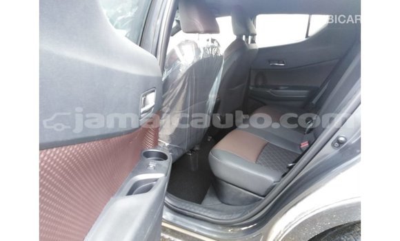 Acheter Import Voiture Toyota C-HR Autre à Import - Dubai, Clarendon Acheter Import Voiture Toyota C-HR Autre à Import - Dubai, Clarendon