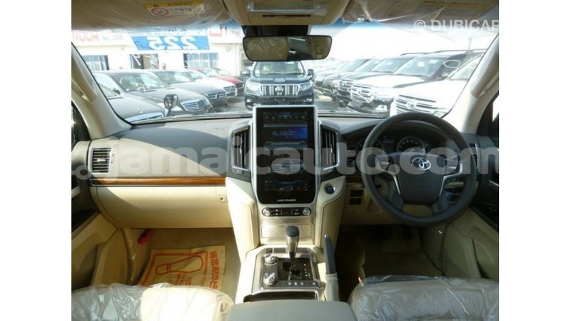 Big with watermark toyota land cruiser clarendon import dubai 2121