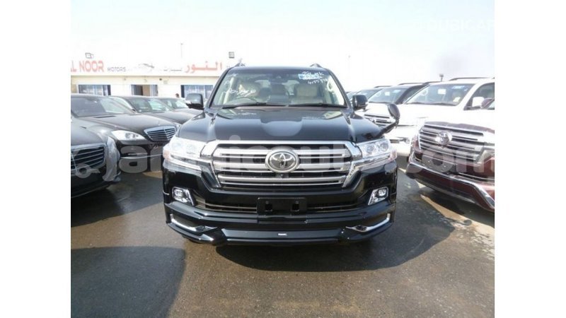 Big with watermark toyota land cruiser clarendon import dubai 2121