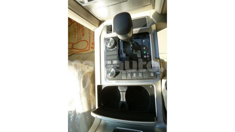 Big with watermark toyota land cruiser clarendon import dubai 2121