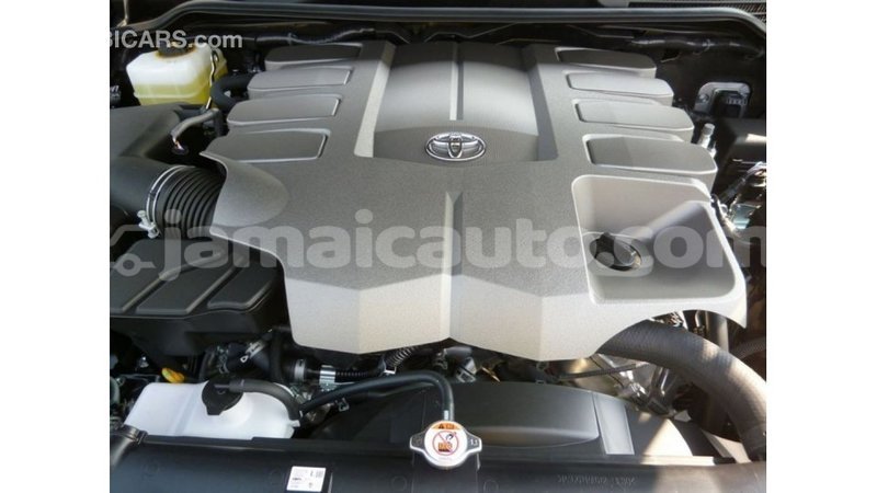 Big with watermark toyota land cruiser clarendon import dubai 2121