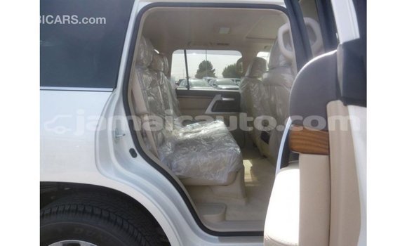 Buy Import Toyota Land Cruiser White Car in Import - Dubai in Clarendon Buy Import Toyota Land Cruiser White Car in Import - Dubai in Clarendon