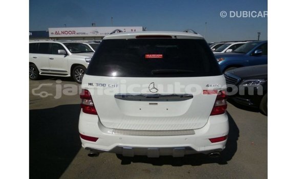 Buy Import Mercedes-Benz 190 (W201) White Car in Import - Dubai in Clarendon Buy Import Mercedes-Benz 190 (W201) White Car in Import - Dubai in Clarendon