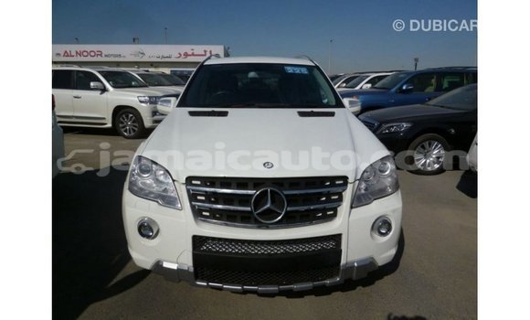 Buy Import Mercedes-Benz 190 (W201) White Car in Import - Dubai in Clarendon Buy Import Mercedes-Benz 190 (W201) White Car in Import - Dubai in Clarendon
