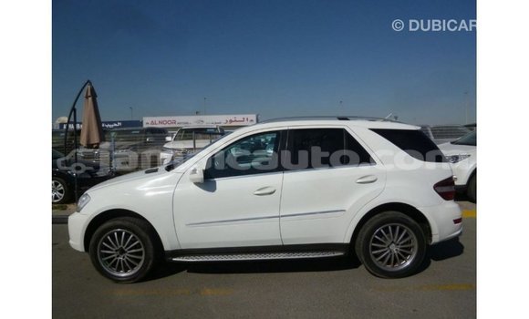 Buy Import Mercedes-Benz 190 (W201) White Car in Import - Dubai in Clarendon Buy Import Mercedes-Benz 190 (W201) White Car in Import - Dubai in Clarendon