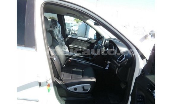 Buy Import Mercedes-Benz 190 (W201) White Car in Import - Dubai in Clarendon Buy Import Mercedes-Benz 190 (W201) White Car in Import - Dubai in Clarendon