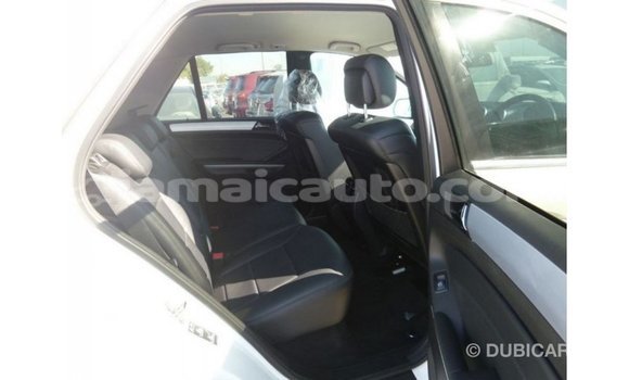 Buy Import Mercedes-Benz 190 (W201) White Car in Import - Dubai in Clarendon Buy Import Mercedes-Benz 190 (W201) White Car in Import - Dubai in Clarendon