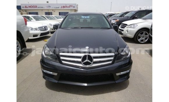 Acheter Import Voiture Mercedes-Benz 190 (W201) Noir à Import - Dubai, Clarendon Acheter Import Voiture Mercedes-Benz 190 (W201) Noir à Import - Dubai, Clarendon