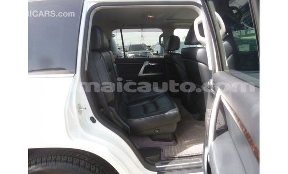 Buy Import Toyota Land Cruiser White Car in Import - Dubai in Clarendon Buy Import Toyota Land Cruiser White Car in Import - Dubai in Clarendon