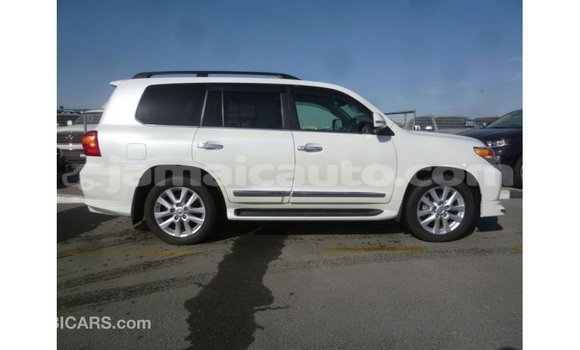 Buy Import Toyota Land Cruiser White Car in Import - Dubai in Clarendon Buy Import Toyota Land Cruiser White Car in Import - Dubai in Clarendon