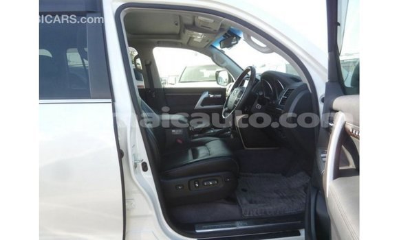 Buy Import Toyota Land Cruiser White Car in Import - Dubai in Clarendon Buy Import Toyota Land Cruiser White Car in Import - Dubai in Clarendon