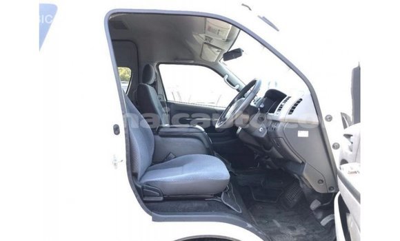 Buy Import Toyota Hiace White Car in Import - Dubai in Clarendon Buy Import Toyota Hiace White Car in Import - Dubai in Clarendon