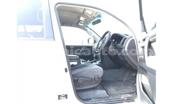 Buy Import Toyota Land Cruiser White Car in Import - Dubai in Clarendon Buy Import Toyota Land Cruiser White Car in Import - Dubai in Clarendon