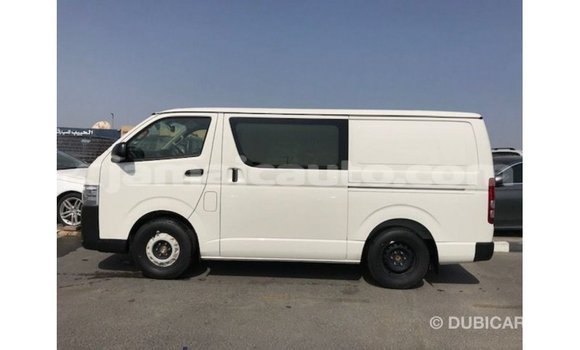 Buy Import Toyota Hiace White Car in Import - Dubai in Clarendon Buy Import Toyota Hiace White Car in Import - Dubai in Clarendon