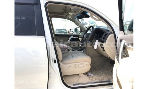 Buy Import Toyota Land Cruiser White Car in Import - Dubai in Clarendon Buy Import Toyota Land Cruiser White Car in Import - Dubai in Clarendon