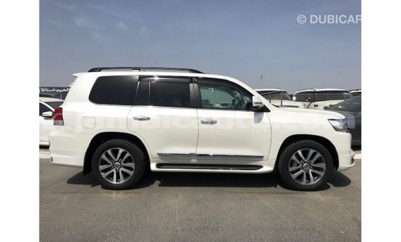 Buy Import Toyota Land Cruiser White Car in Import - Dubai in Clarendon Buy Import Toyota Land Cruiser White Car in Import - Dubai in Clarendon