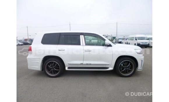 Buy Import Toyota Land Cruiser White Car in Import - Dubai in Clarendon Buy Import Toyota Land Cruiser White Car in Import - Dubai in Clarendon