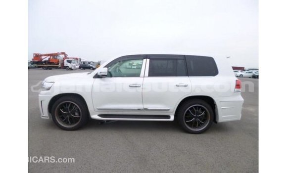Buy Import Toyota Land Cruiser White Car in Import - Dubai in Clarendon Buy Import Toyota Land Cruiser White Car in Import - Dubai in Clarendon