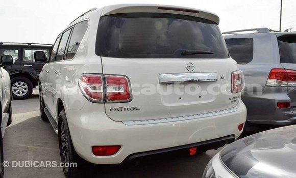 Acheter Import Voiture Nissan Patrol Blanc à Import - Dubai, Clarendon Acheter Import Voiture Nissan Patrol Blanc à Import - Dubai, Clarendon