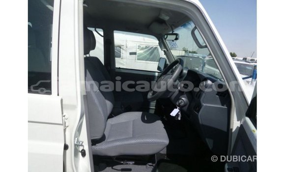 Buy Import Toyota Land Cruiser White Car in Import - Dubai in Clarendon Buy Import Toyota Land Cruiser White Car in Import - Dubai in Clarendon