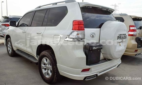 Acheter Import Voiture Toyota Prado Blanc à Import - Dubai, Clarendon Acheter Import Voiture Toyota Prado Blanc à Import - Dubai, Clarendon