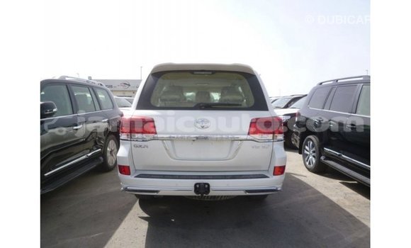 Buy Import Toyota Land Cruiser White Car in Import - Dubai in Clarendon Buy Import Toyota Land Cruiser White Car in Import - Dubai in Clarendon