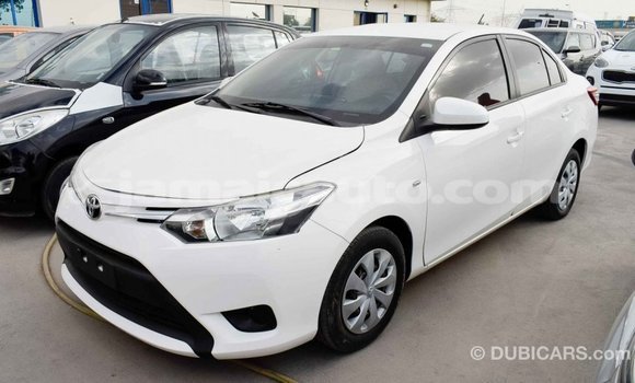 Acheter Import Voiture Toyota Yaris Blanc à Import - Dubai, Clarendon Acheter Import Voiture Toyota Yaris Blanc à Import - Dubai, Clarendon