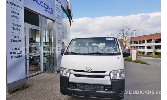 Buy Import Toyota Hiace White Car in Import - Dubai in Clarendon Buy Import Toyota Hiace White Car in Import - Dubai in Clarendon