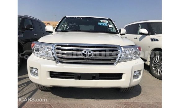 Buy Import Toyota Land Cruiser White Car in Import - Dubai in Clarendon Buy Import Toyota Land Cruiser White Car in Import - Dubai in Clarendon