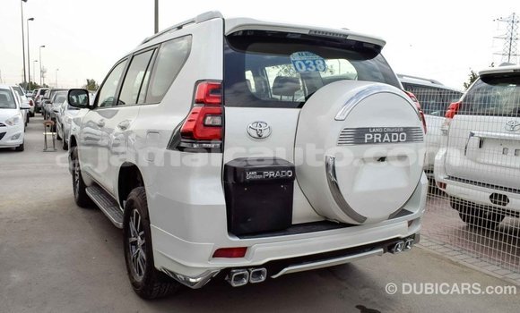 Acheter Import Voiture Toyota Prado Blanc à Import - Dubai, Clarendon Acheter Import Voiture Toyota Prado Blanc à Import - Dubai, Clarendon