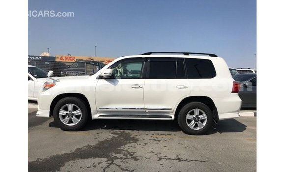 Buy Import Toyota Land Cruiser White Car in Import - Dubai in Clarendon Buy Import Toyota Land Cruiser White Car in Import - Dubai in Clarendon
