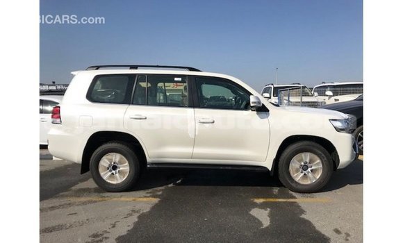 Buy Import Toyota Land Cruiser White Car in Import - Dubai in Clarendon Buy Import Toyota Land Cruiser White Car in Import - Dubai in Clarendon