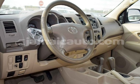 Acheter Import Voiture Toyota Fortuner Blanc à Import - Dubai, Clarendon Acheter Import Voiture Toyota Fortuner Blanc à Import - Dubai, Clarendon