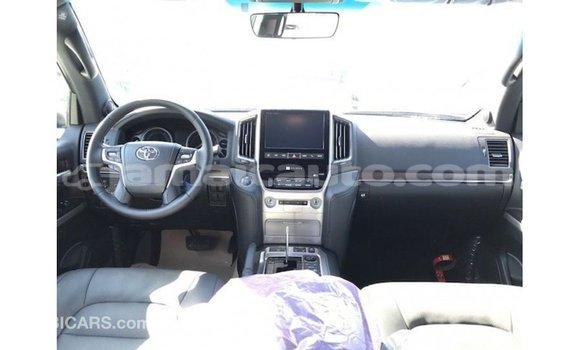 Buy Import Toyota Land Cruiser White Car in Import - Dubai in Clarendon Buy Import Toyota Land Cruiser White Car in Import - Dubai in Clarendon