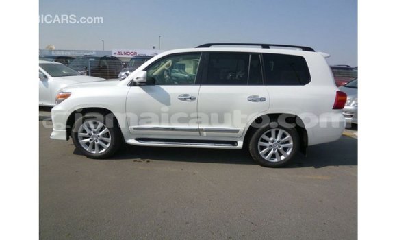 Buy Import Toyota Land Cruiser White Car in Import - Dubai in Clarendon Buy Import Toyota Land Cruiser White Car in Import - Dubai in Clarendon
