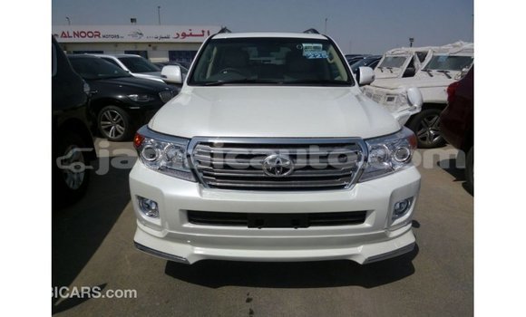 Buy Import Toyota Land Cruiser White Car in Import - Dubai in Clarendon Buy Import Toyota Land Cruiser White Car in Import - Dubai in Clarendon