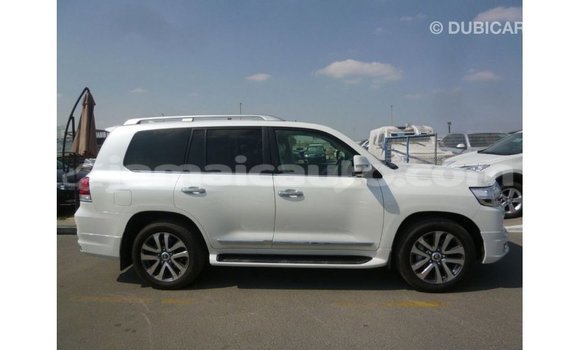 Buy Import Toyota Land Cruiser White Car in Import - Dubai in Clarendon Buy Import Toyota Land Cruiser White Car in Import - Dubai in Clarendon