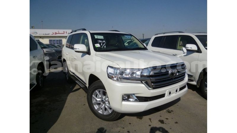 Big with watermark toyota land cruiser clarendon import dubai 2261