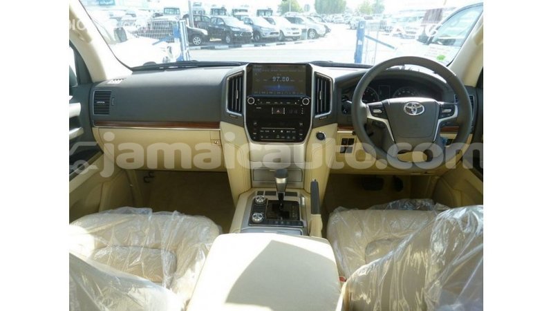 Big with watermark toyota land cruiser clarendon import dubai 2261