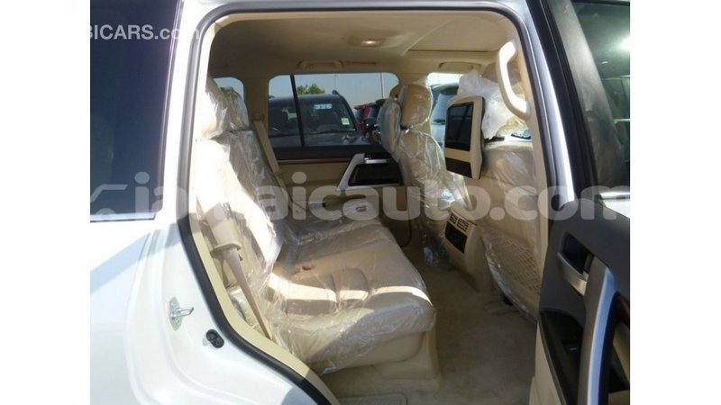 Big with watermark toyota land cruiser clarendon import dubai 2261