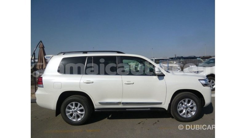 Big with watermark toyota land cruiser clarendon import dubai 2261