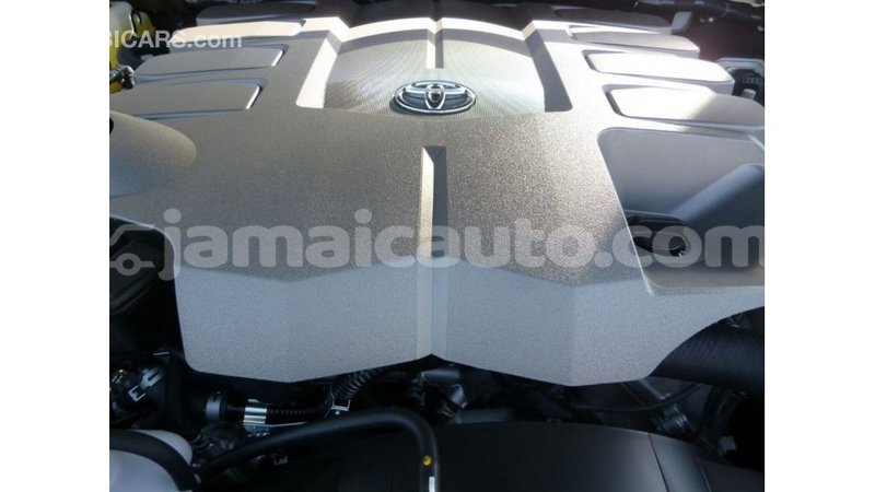 Big with watermark toyota land cruiser clarendon import dubai 2261